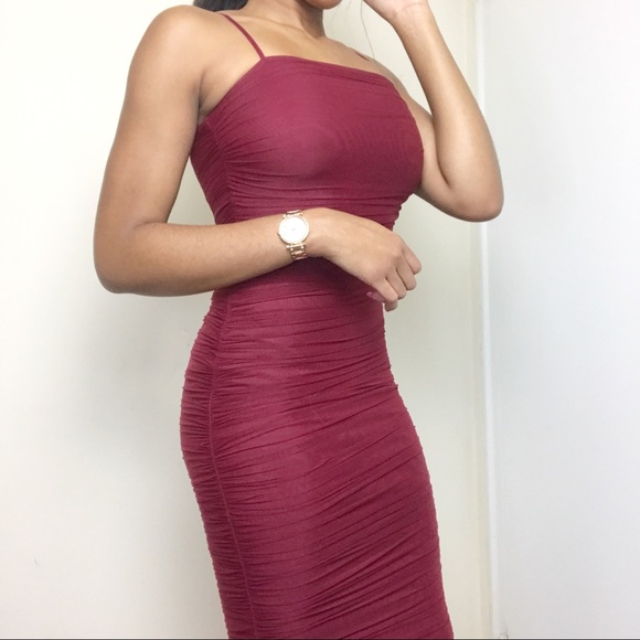 Burgundy FashionNova dress - Picture 5 of 5
